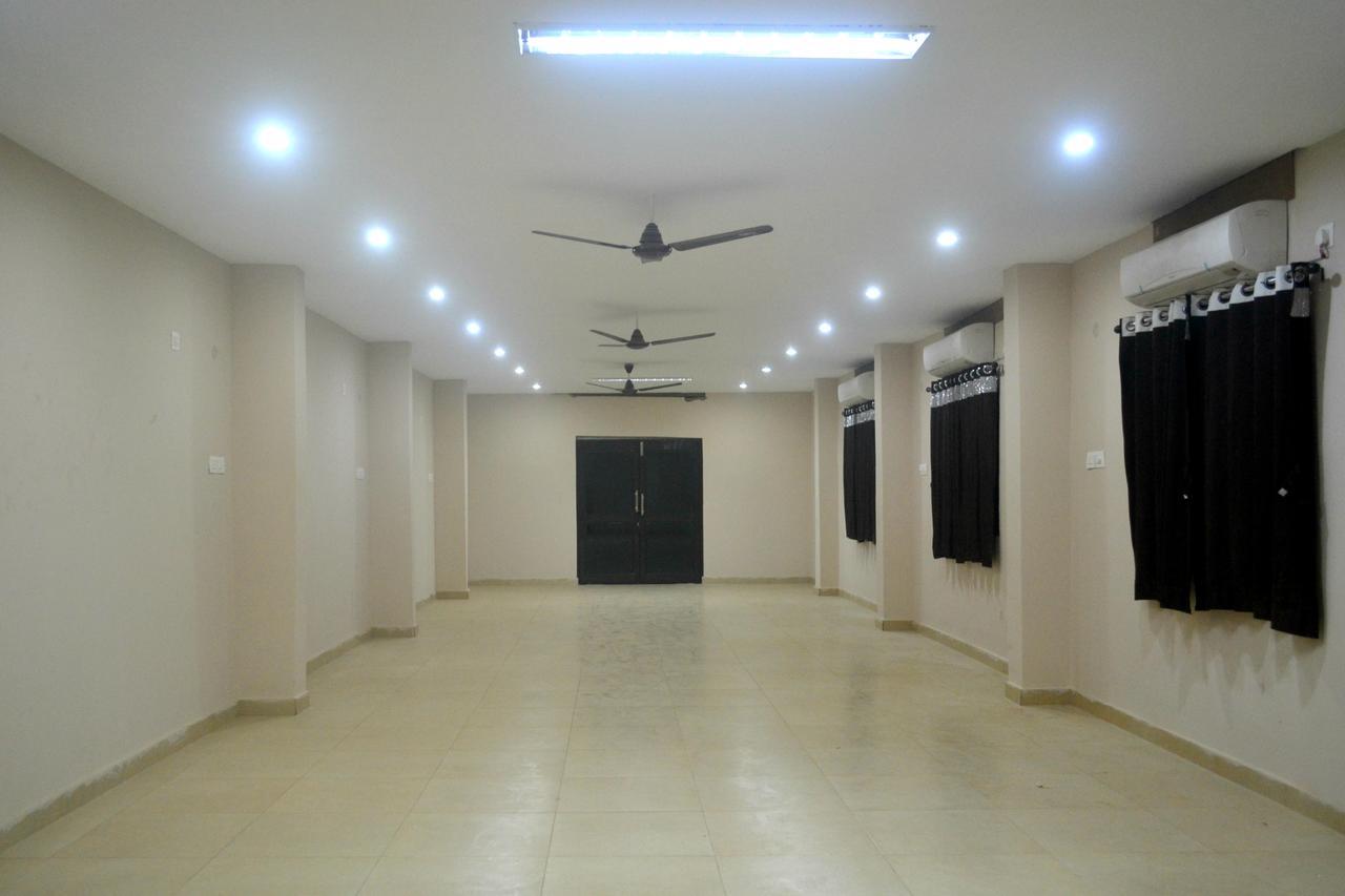 Hotel Bhammars Balangir 외부 사진